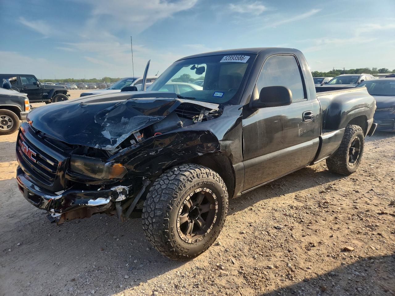 Salvage GMC Sierra Image