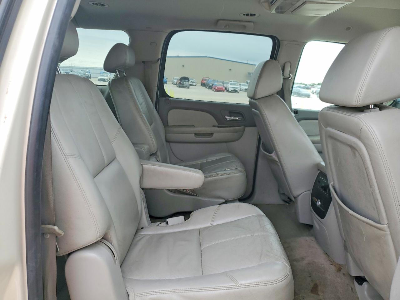 Chevrolet Suburban C1500 Ls