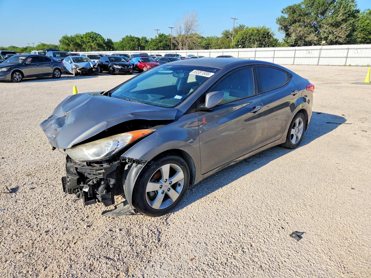 Salvage Hyundai ELANTRA Image
