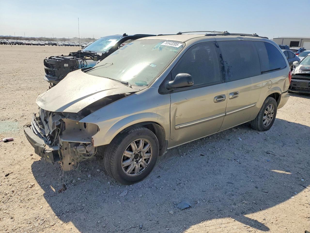 Salvage Chrysler Minivan Image