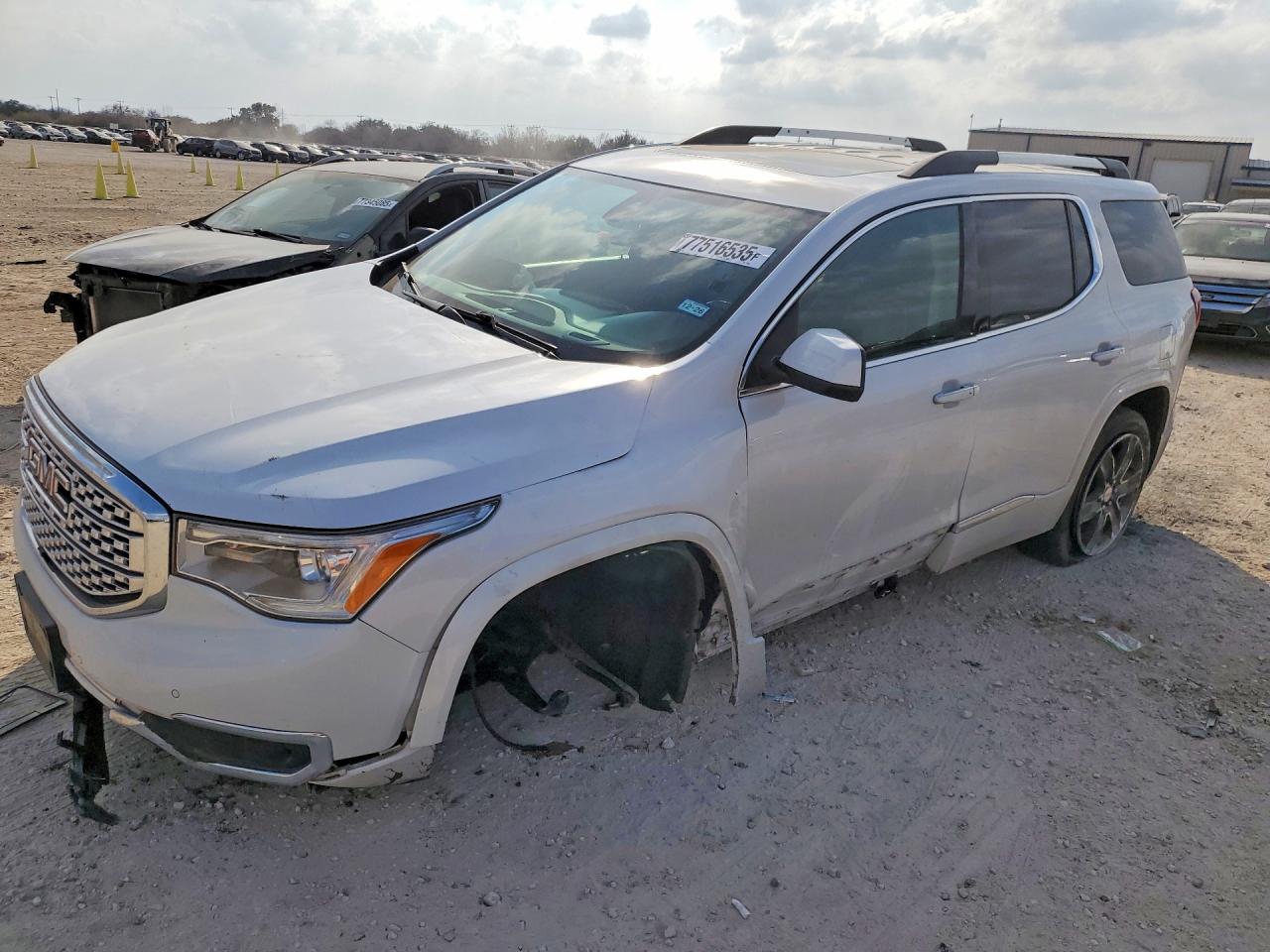 Salvage GMC Acadia Image