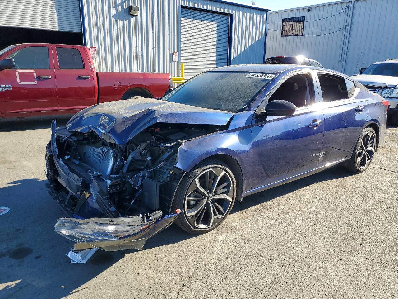 Salvage Nissan Altima Image
