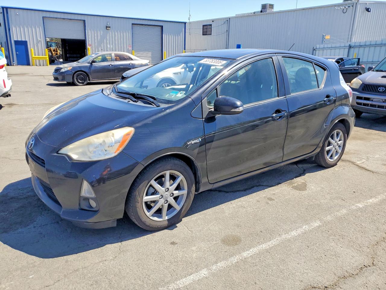 Salvage Toyota Prius Image