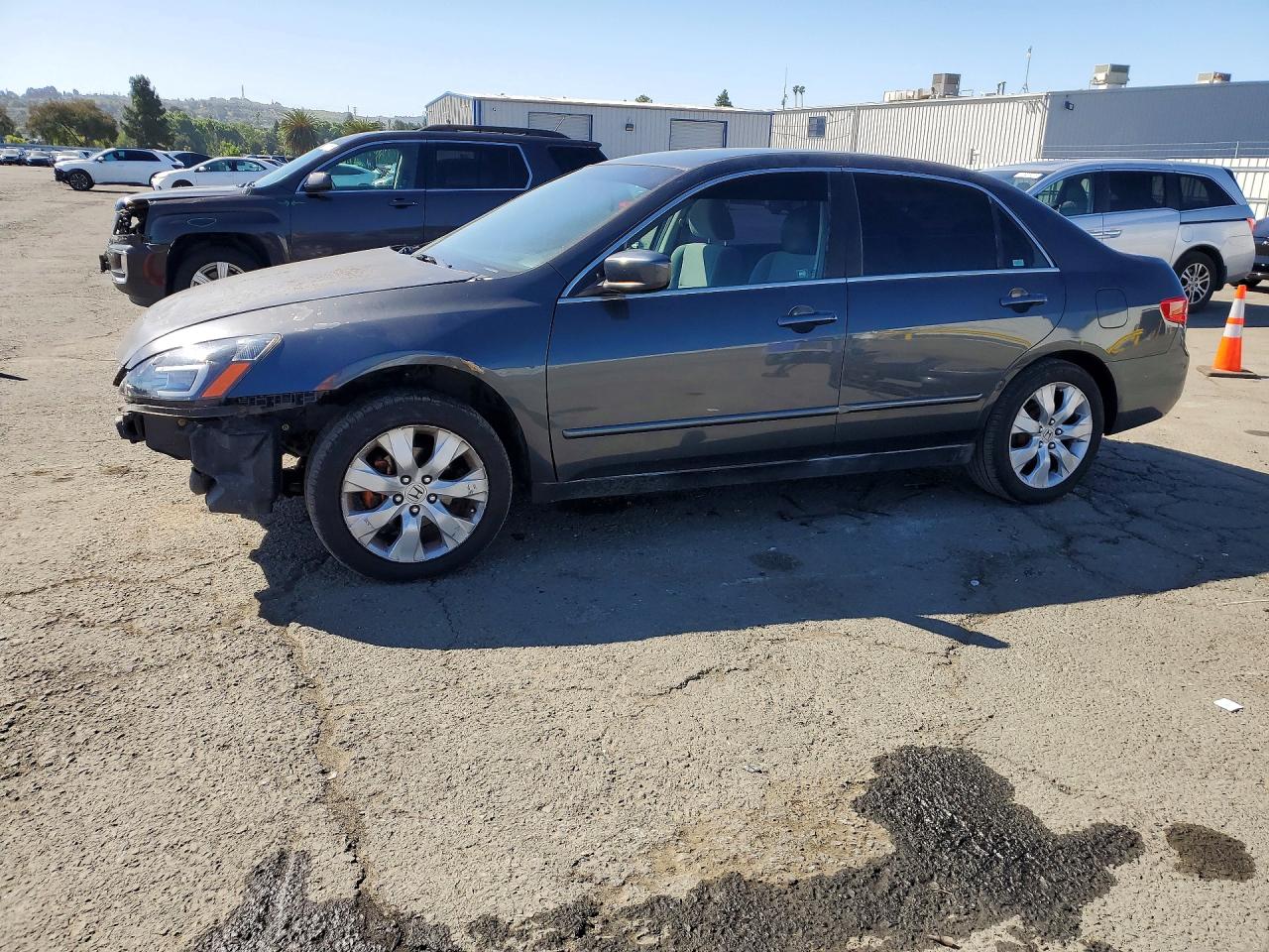 Salvage Honda Accord Image