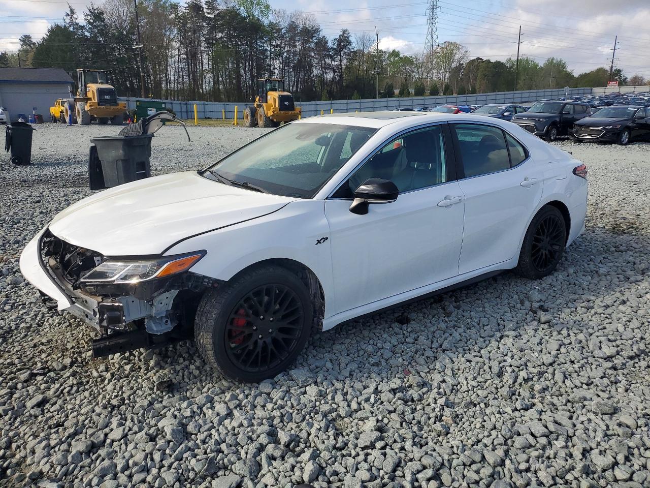 Salvage Toyota Camry Image