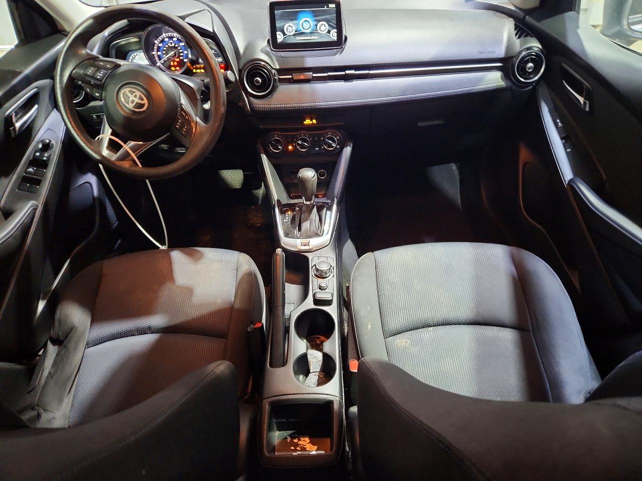 Toyota Yaris Base