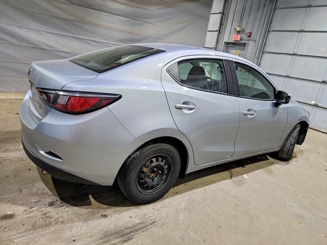 Toyota Yaris Base