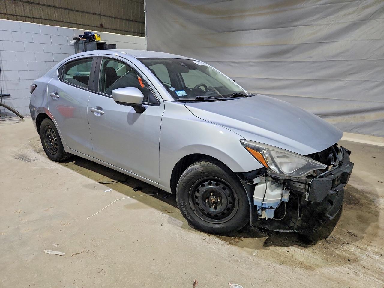 Toyota Yaris Base