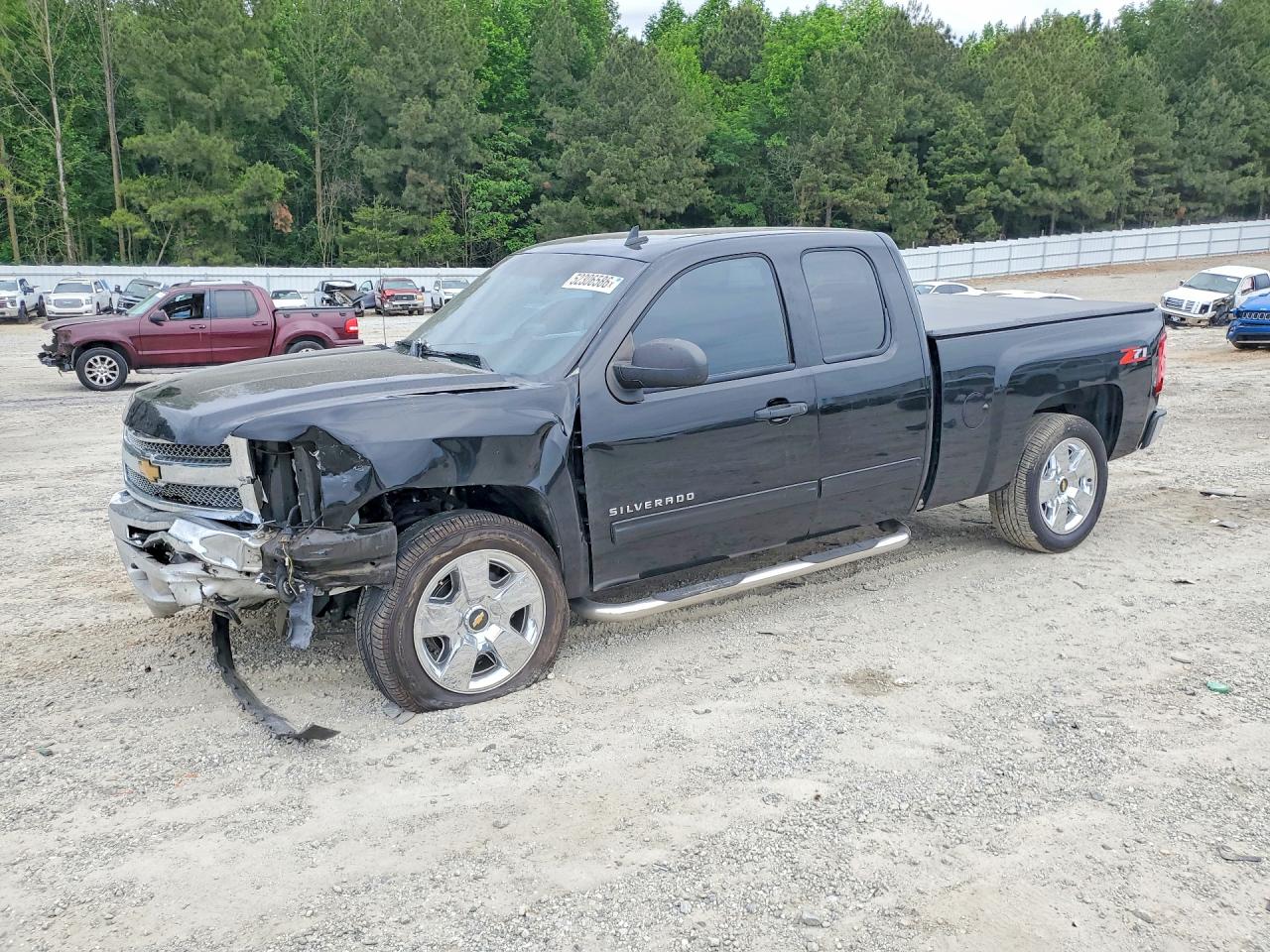 Salvage Chevrolet Silverado Image