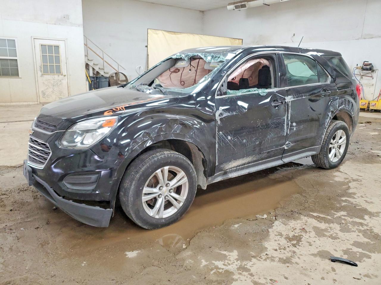 Salvage Chevrolet Equinox Image