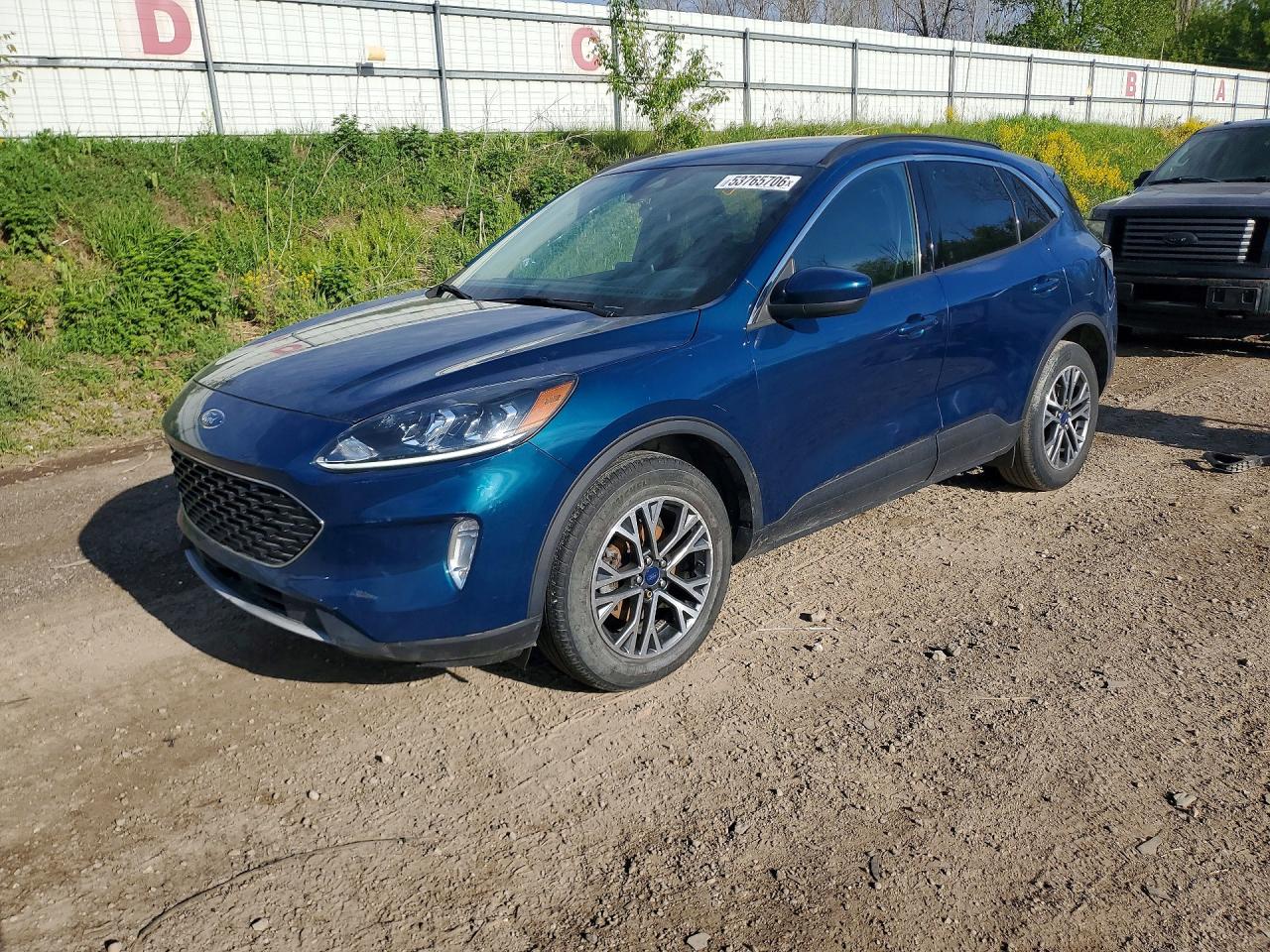 Salvage Ford Escape Image