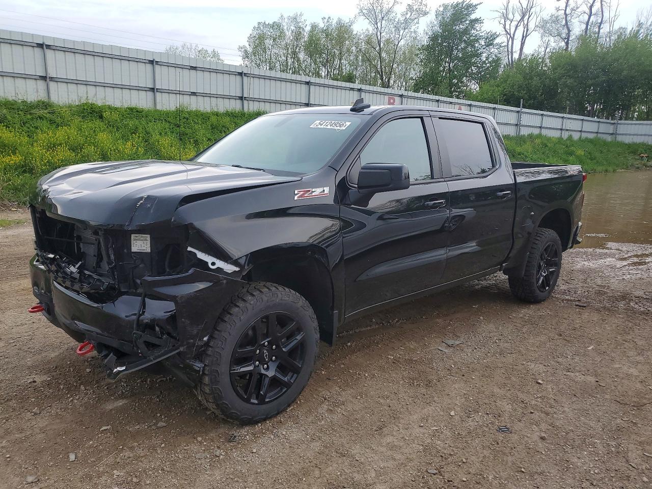 Salvage Chevrolet Silverado Image