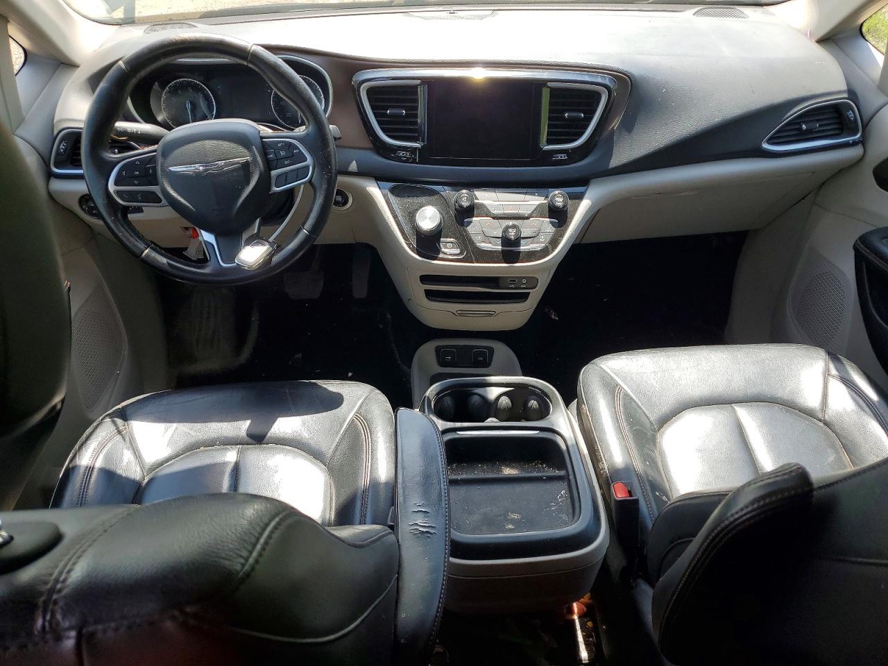 Chrysler Pacifica Touring L