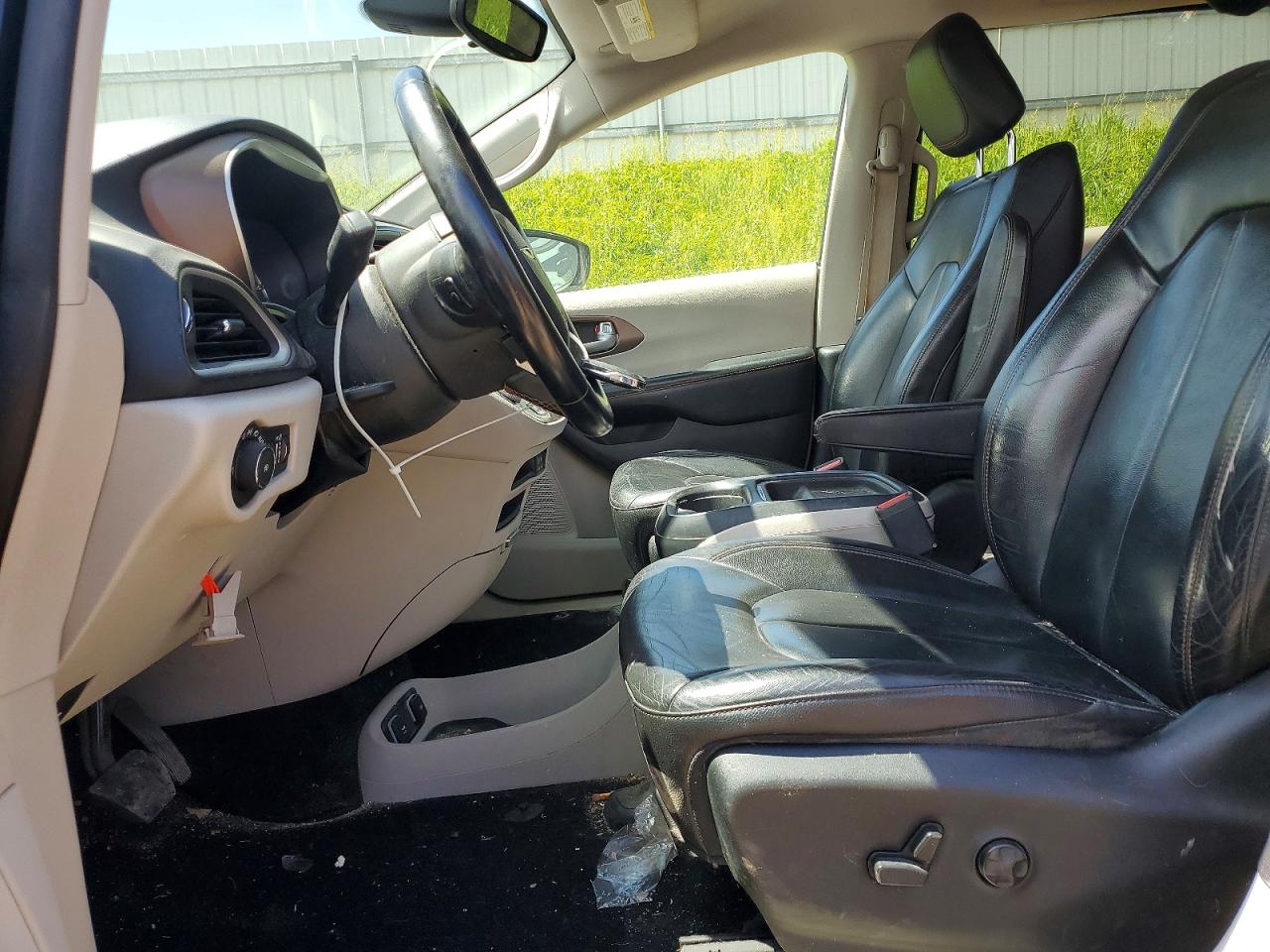 Chrysler Pacifica Touring L