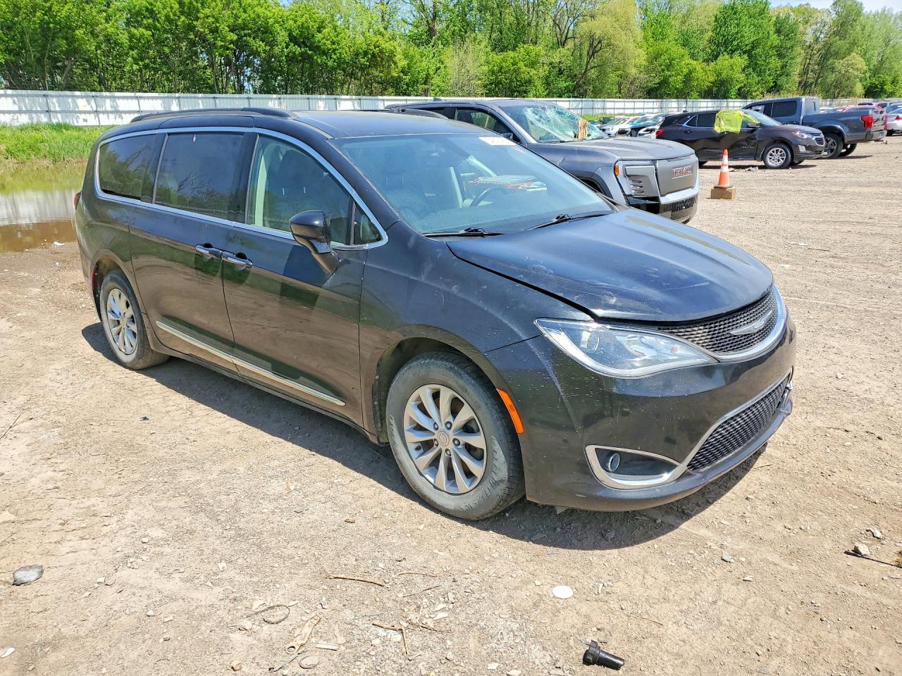 Chrysler Pacifica Touring L