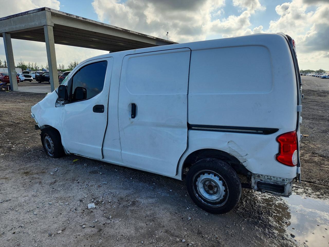 Nissan Nv