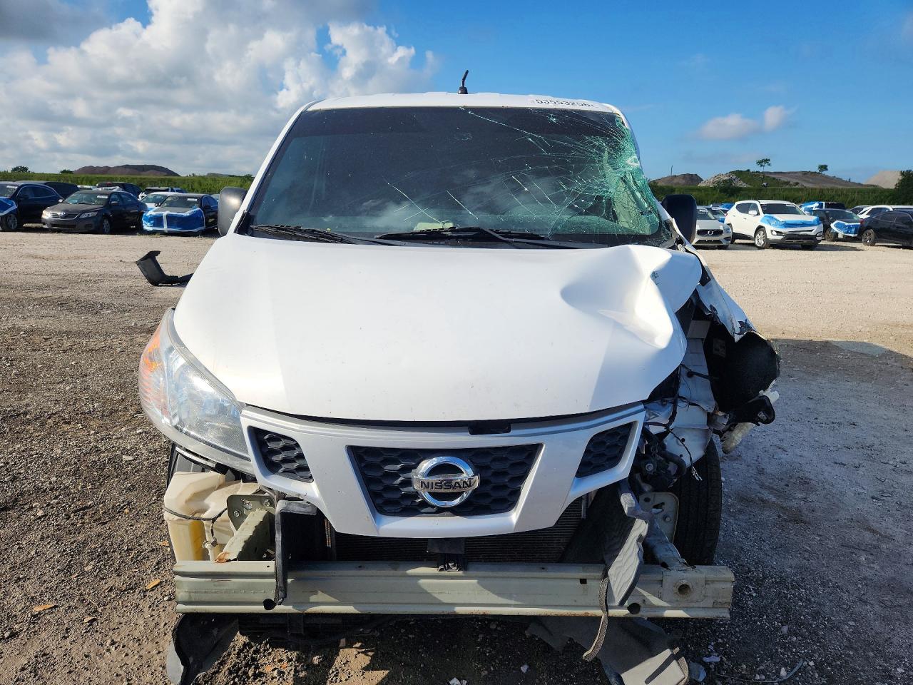 Nissan Nv