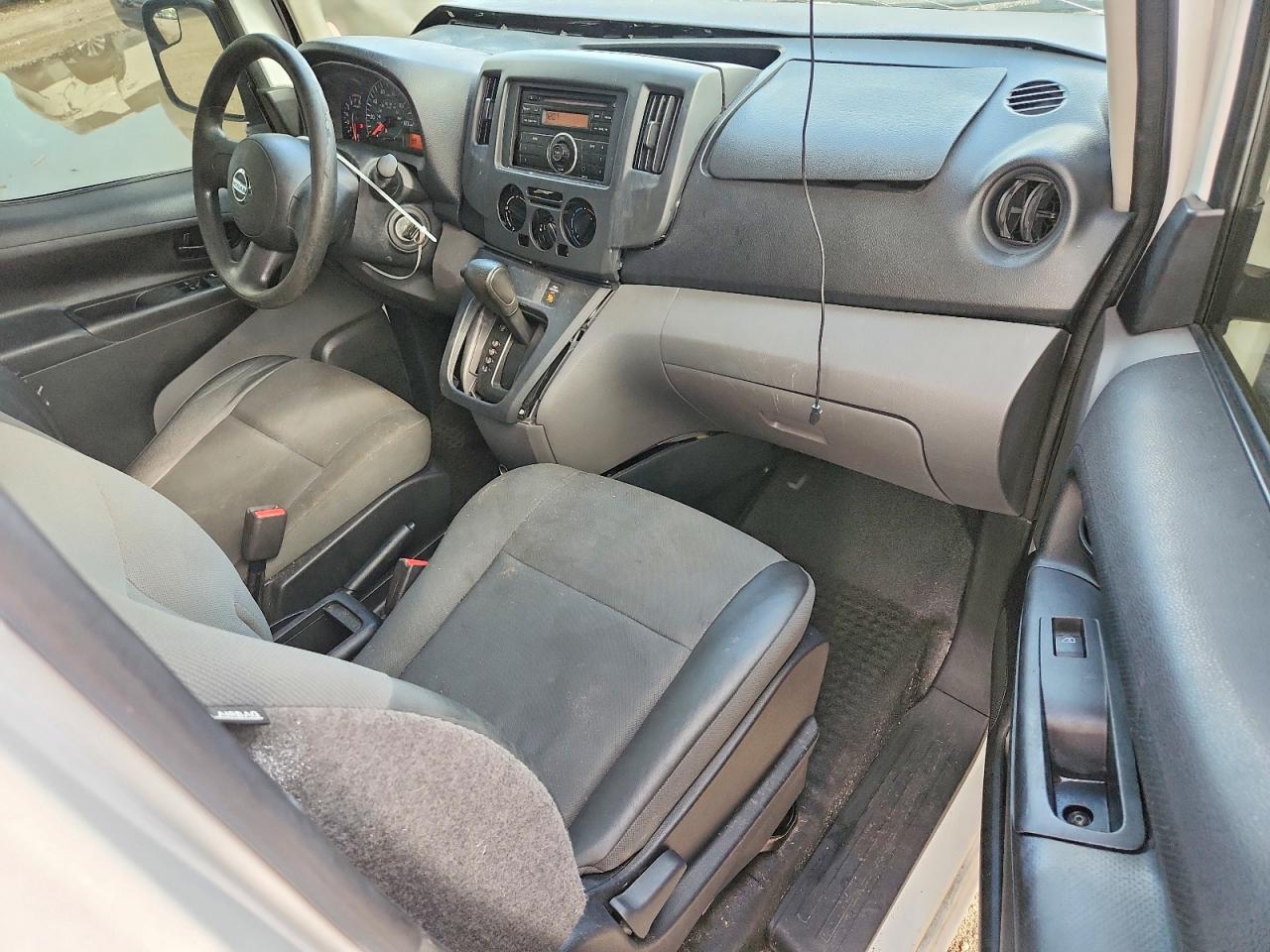 Nissan Nv