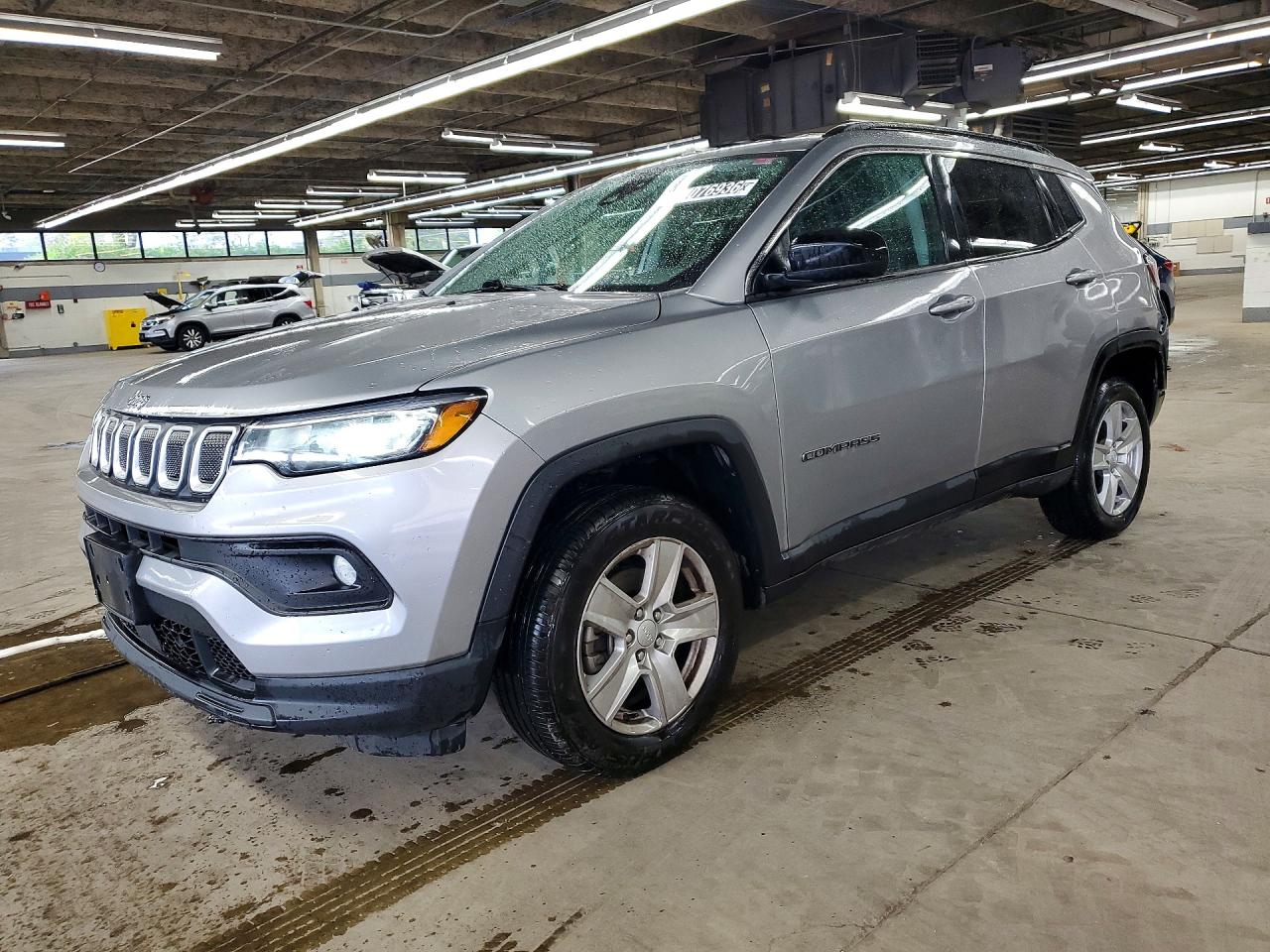 Salvage Jeep Compass Image