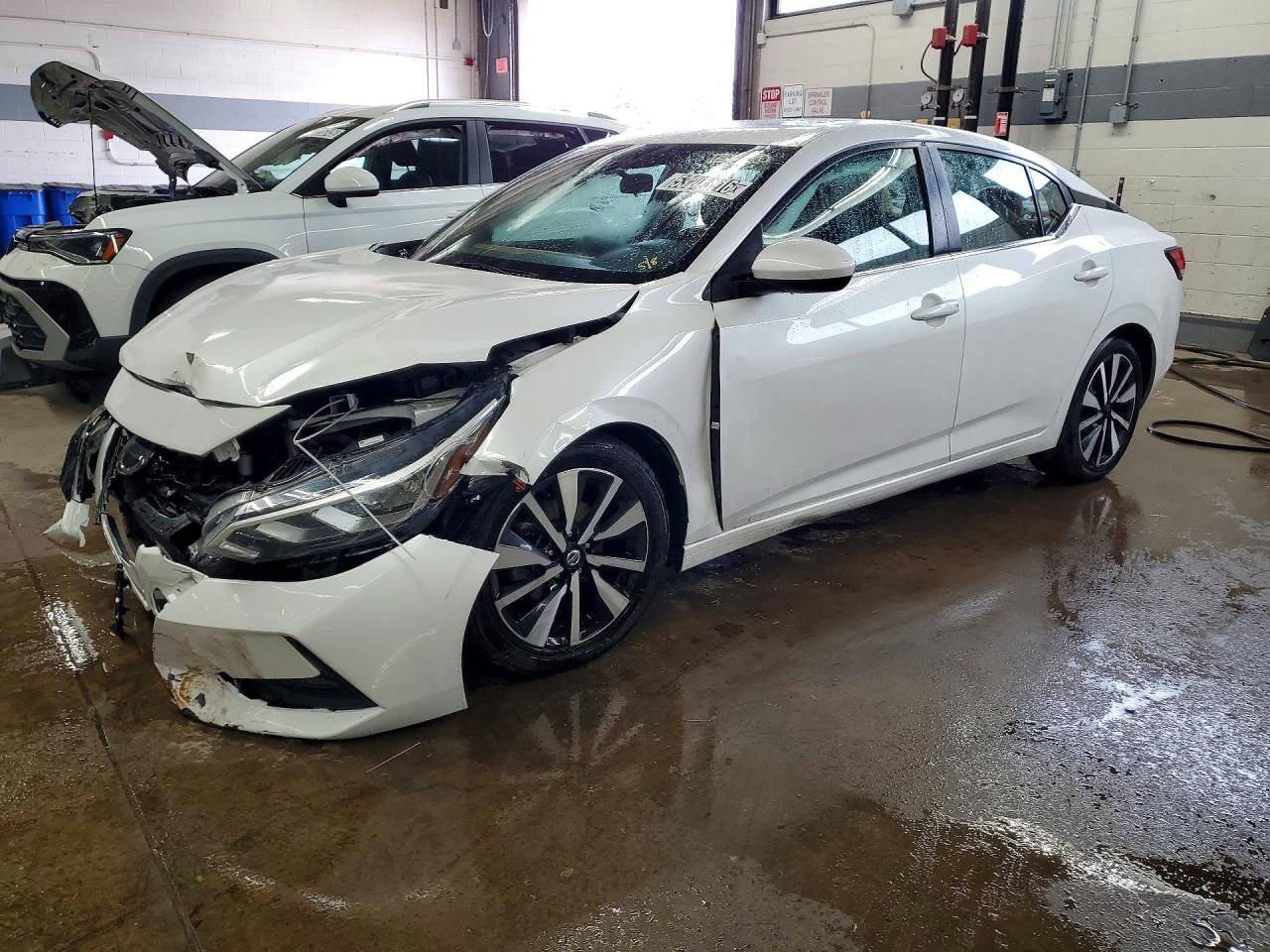 Salvage Nissan Sentra Image