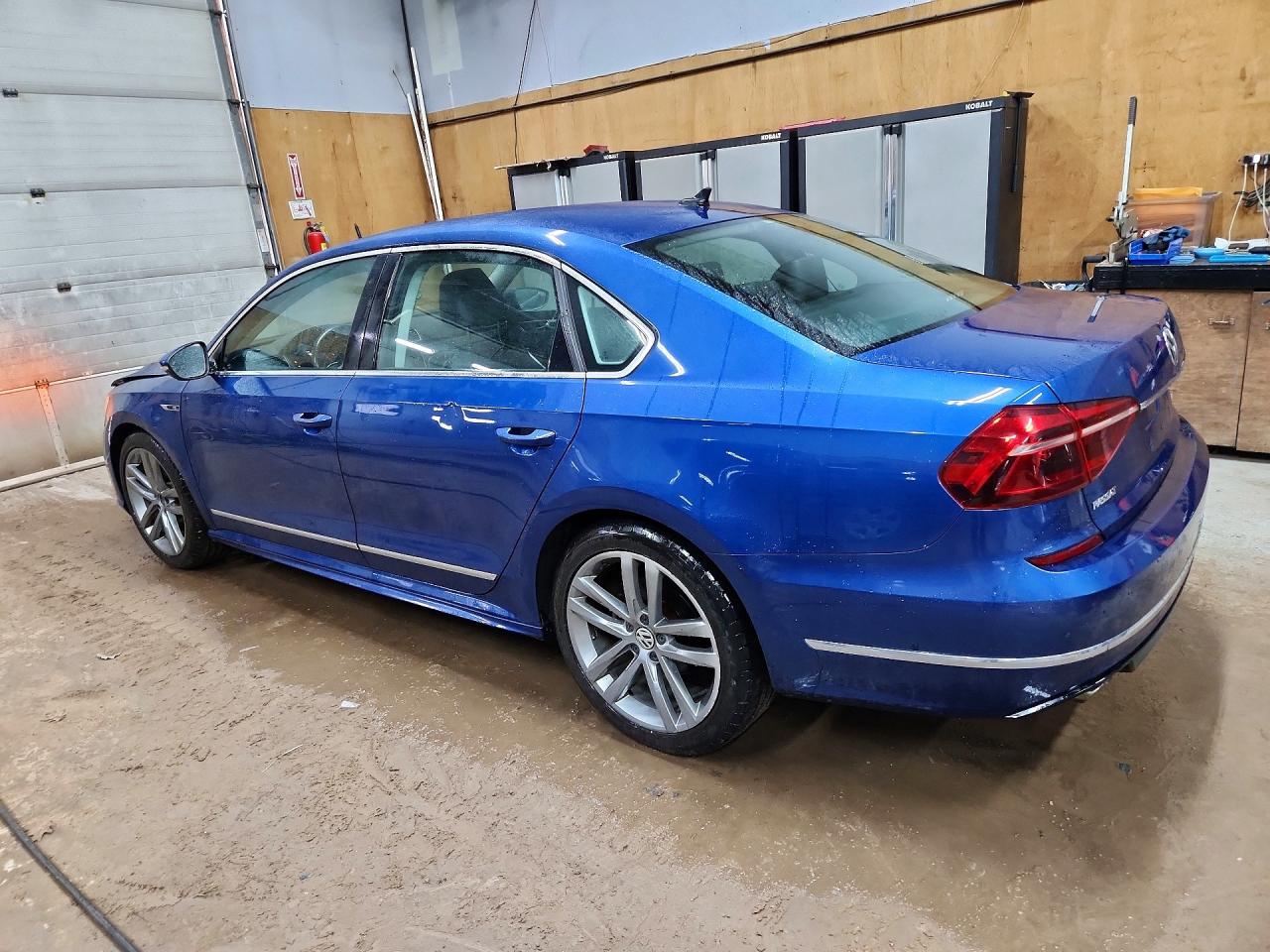 Volkswagen Passat R-line