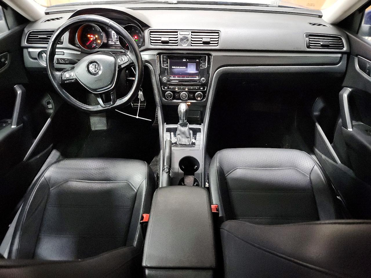 Volkswagen Passat R-line