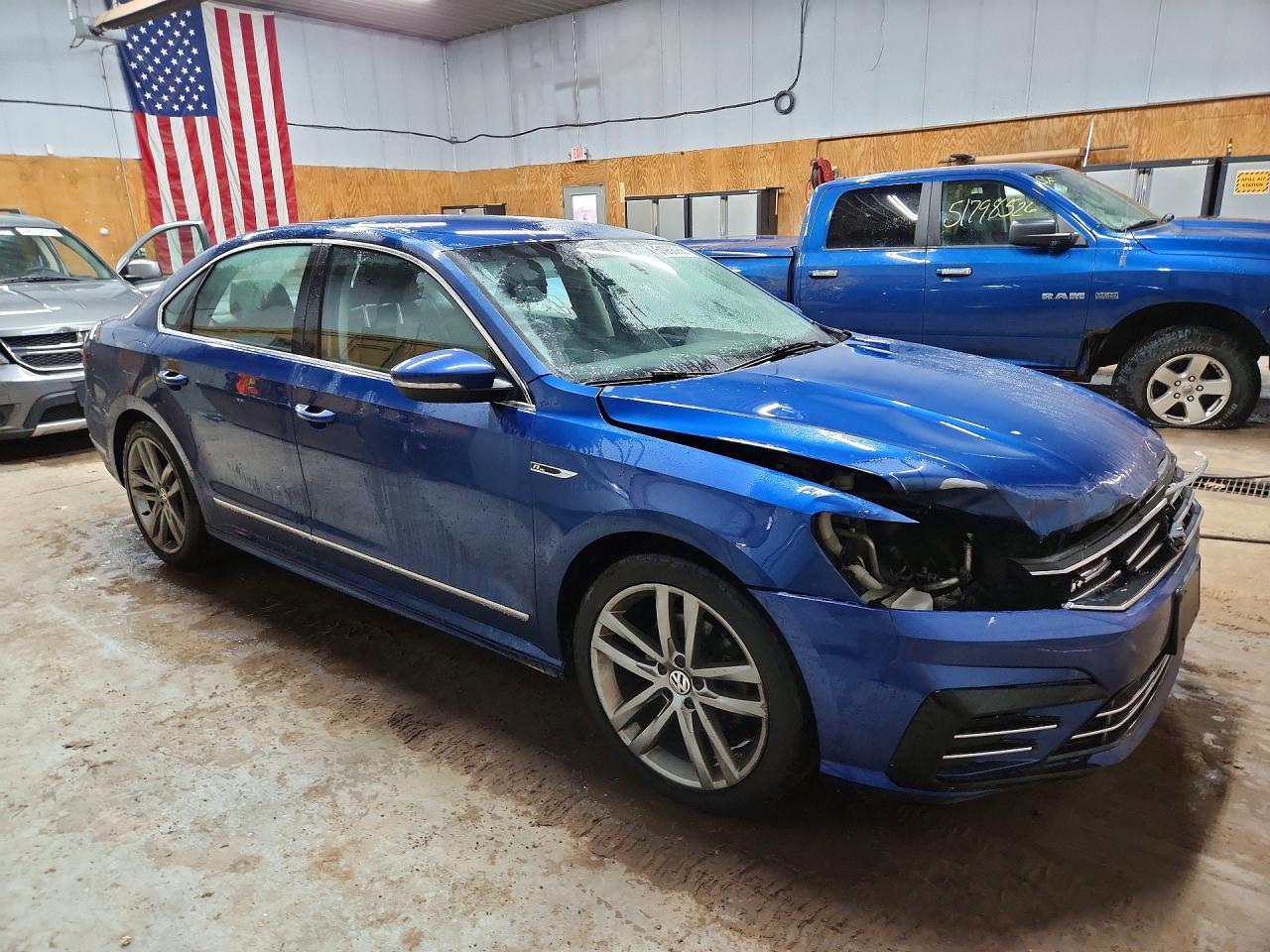 Volkswagen Passat R-line