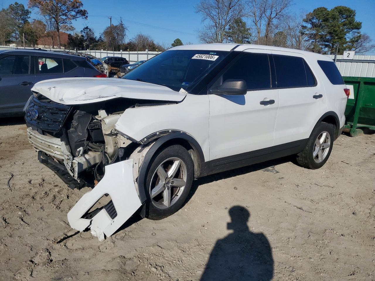 Salvage Ford Explorer Image