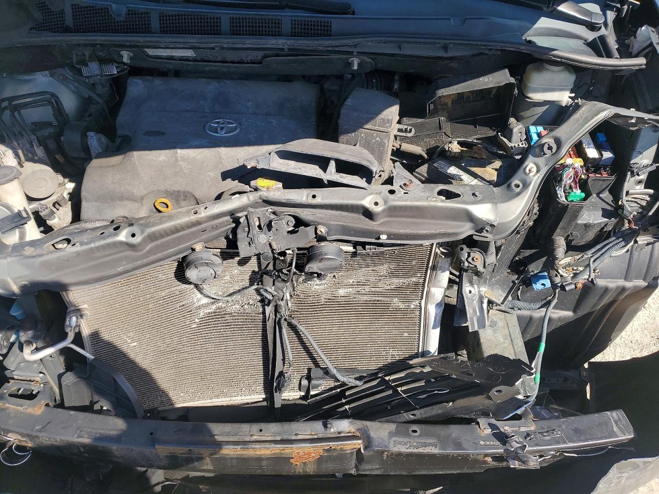 Toyota Sienna Le 8-passenger