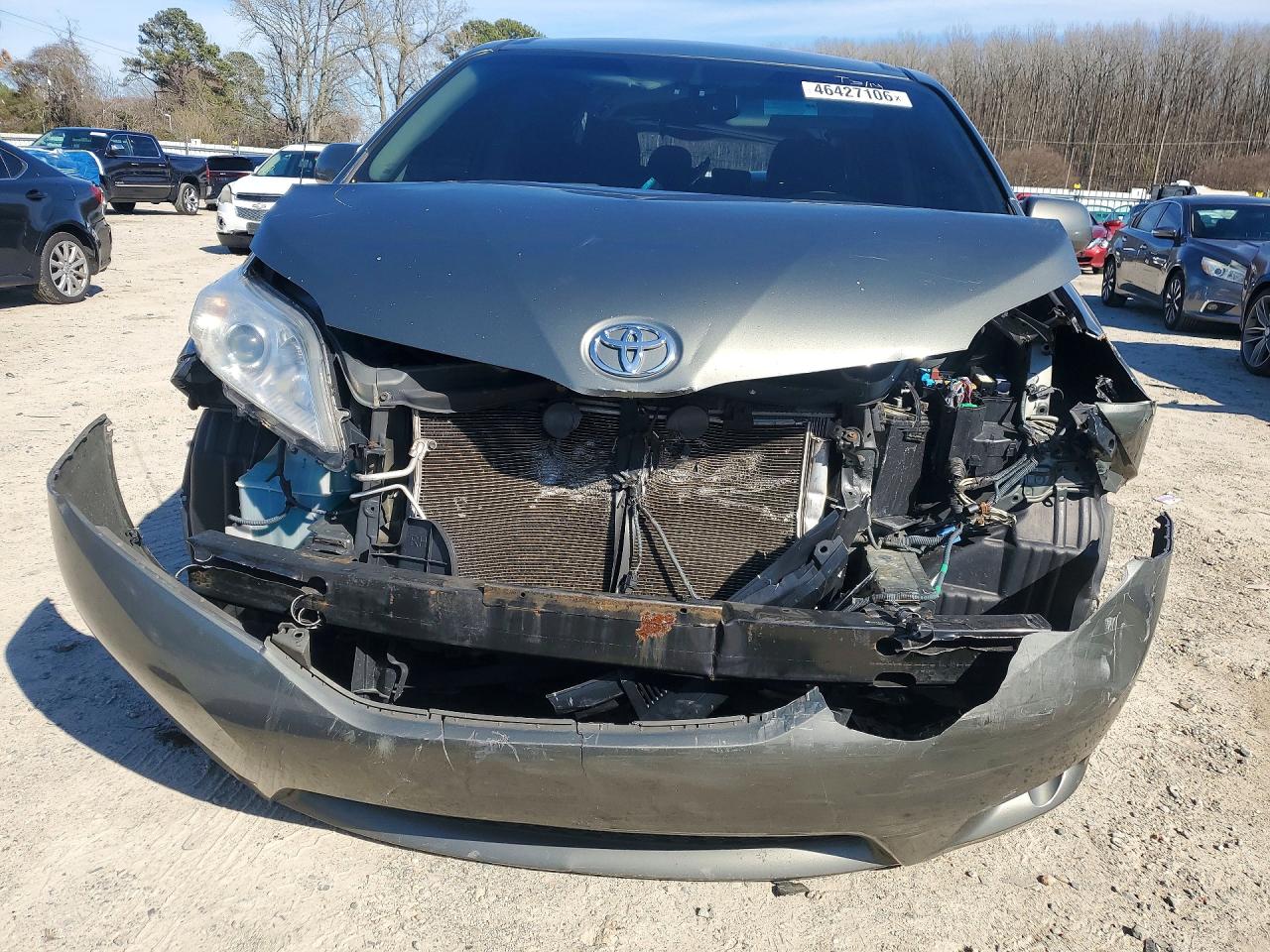 Toyota Sienna Le 8-passenger
