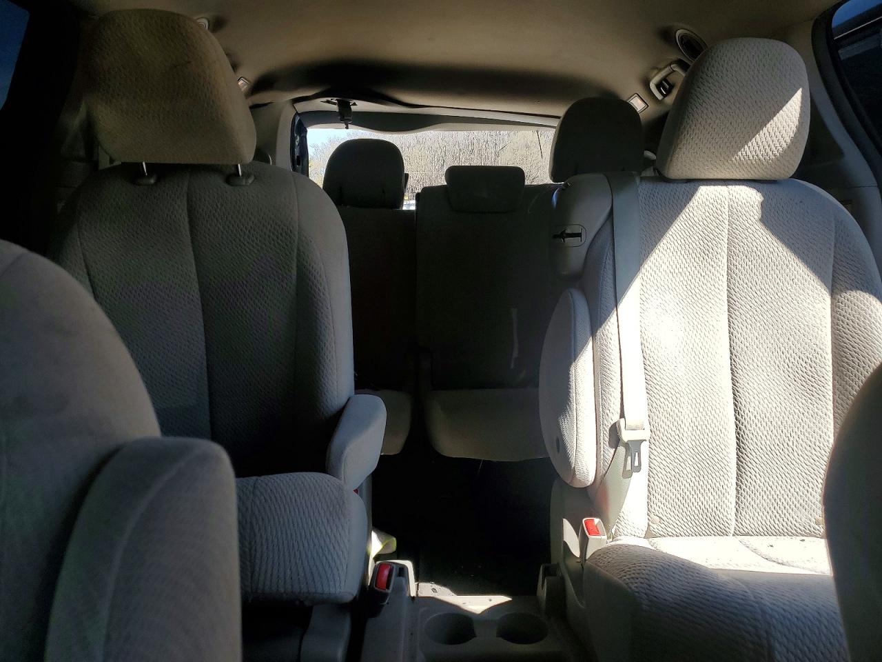 Toyota Sienna Le 8-passenger