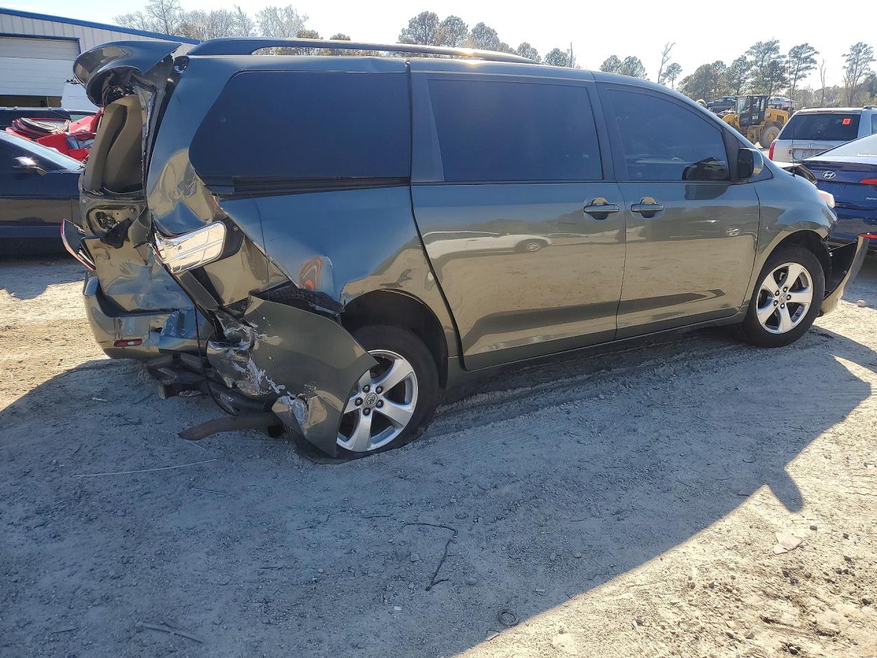 Toyota Sienna Le 8-passenger