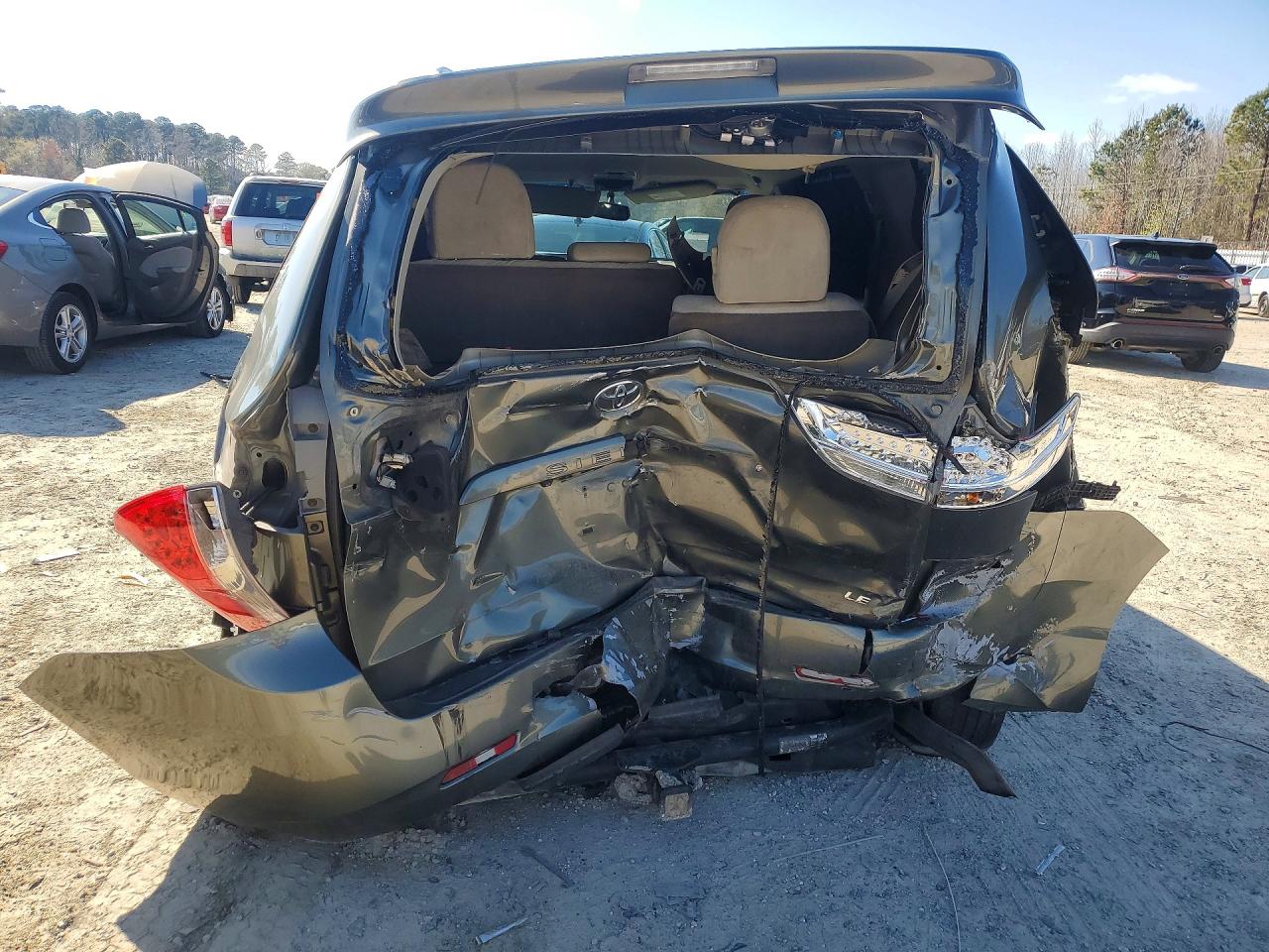 Toyota Sienna Le 8-passenger