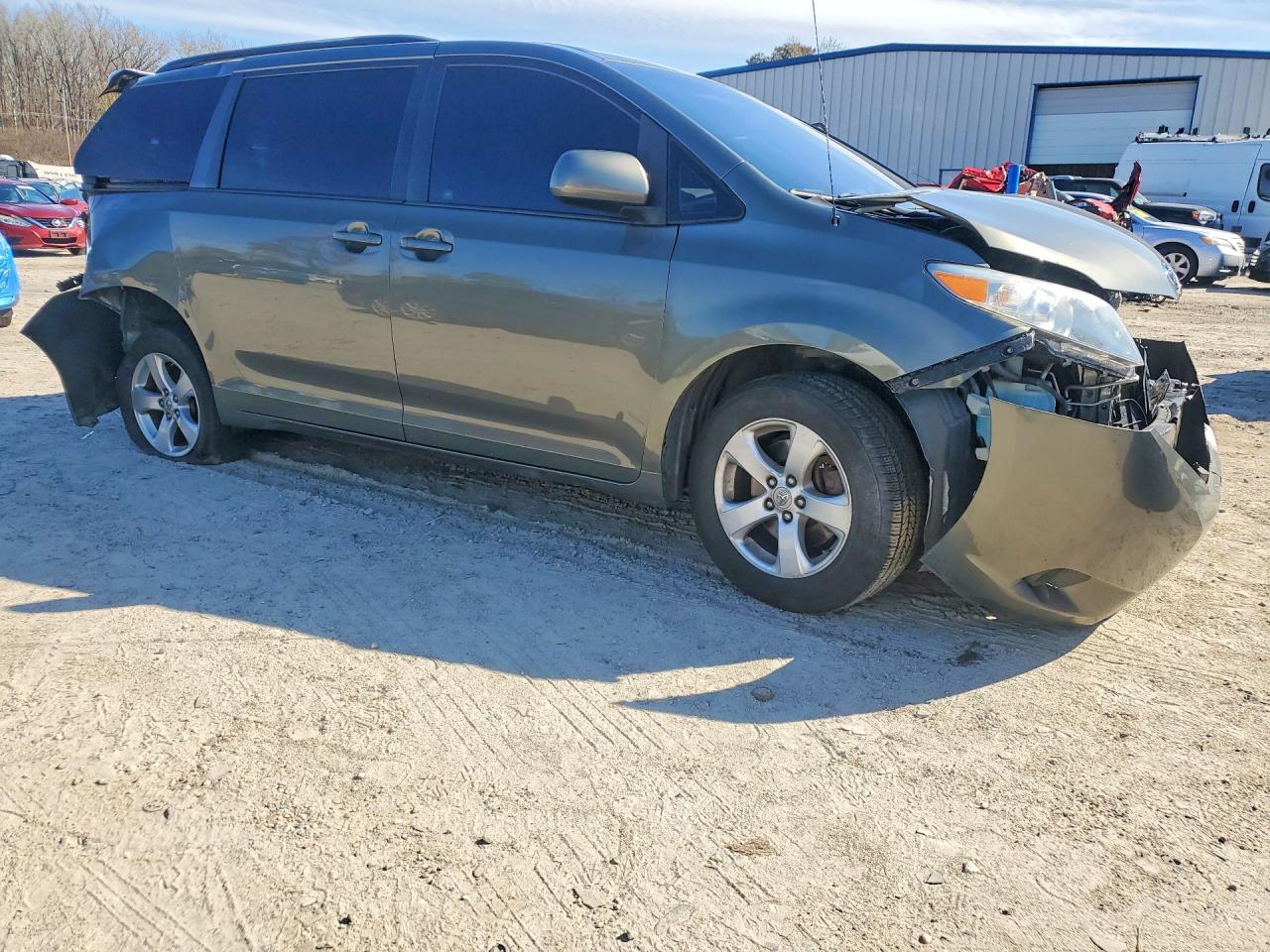 Toyota Sienna Le 8-passenger
