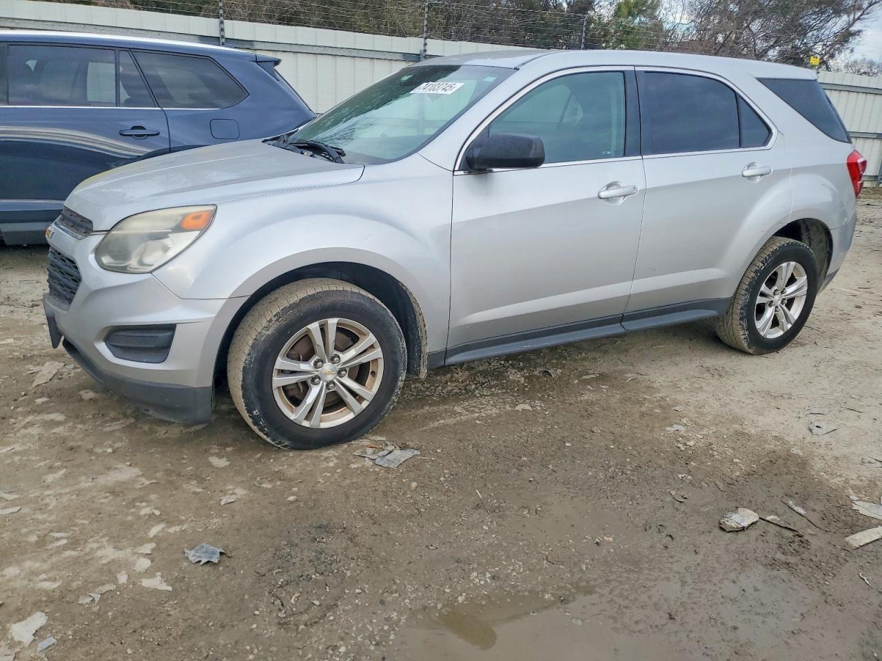 Salvage Chevrolet Equinox Image