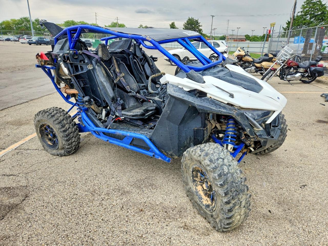 Salvage Polaris RZR Image