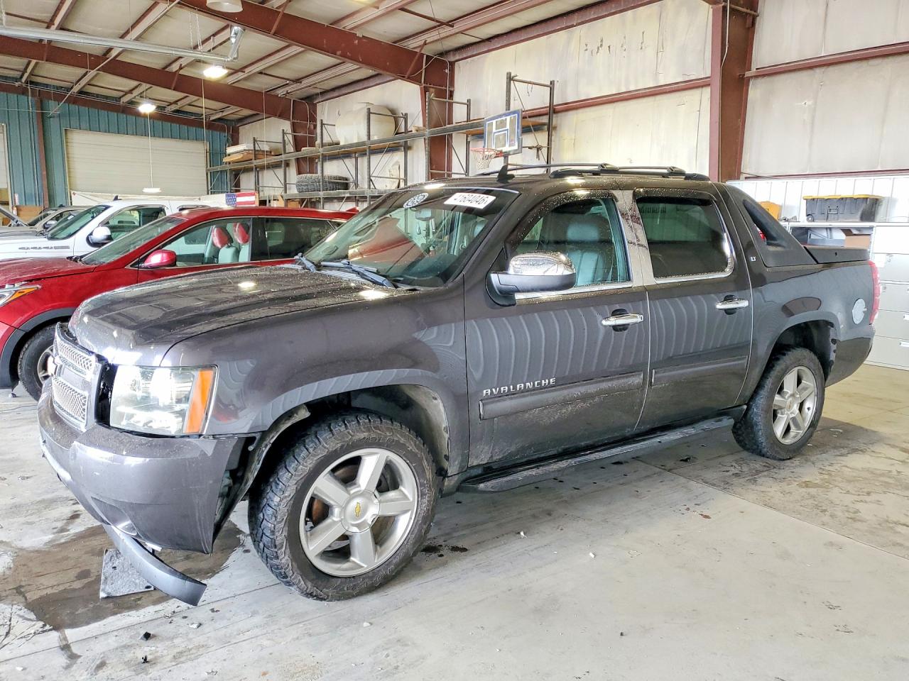 Salvage Chevrolet Avalanche Image