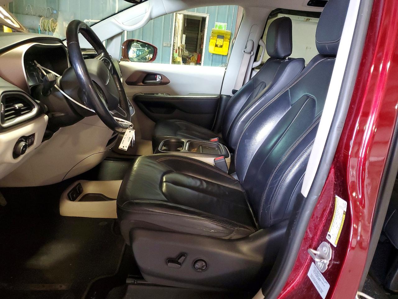 Chrysler Pacifica Touring L
