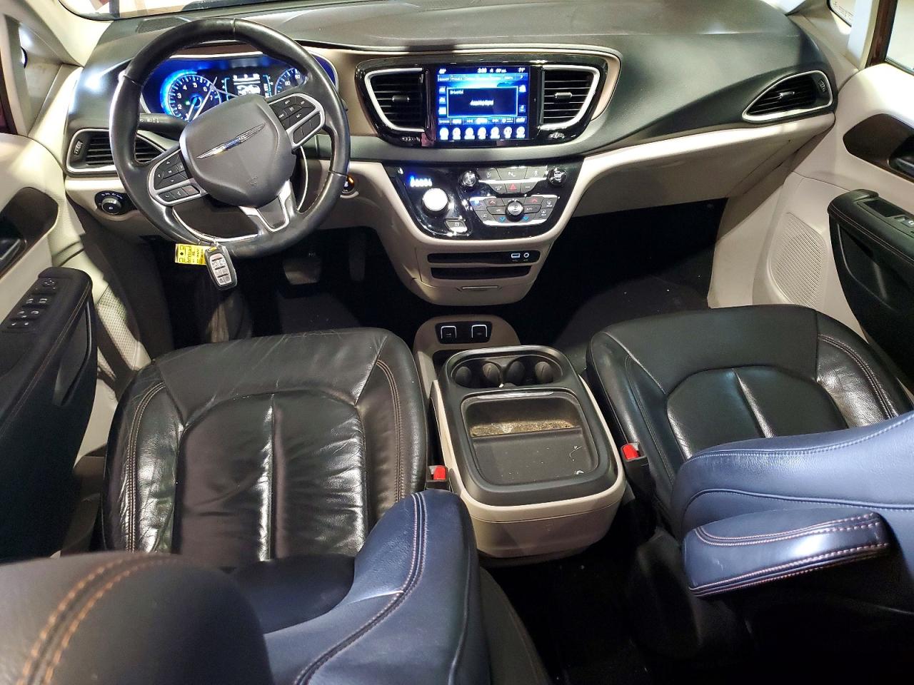 Chrysler Pacifica Touring L