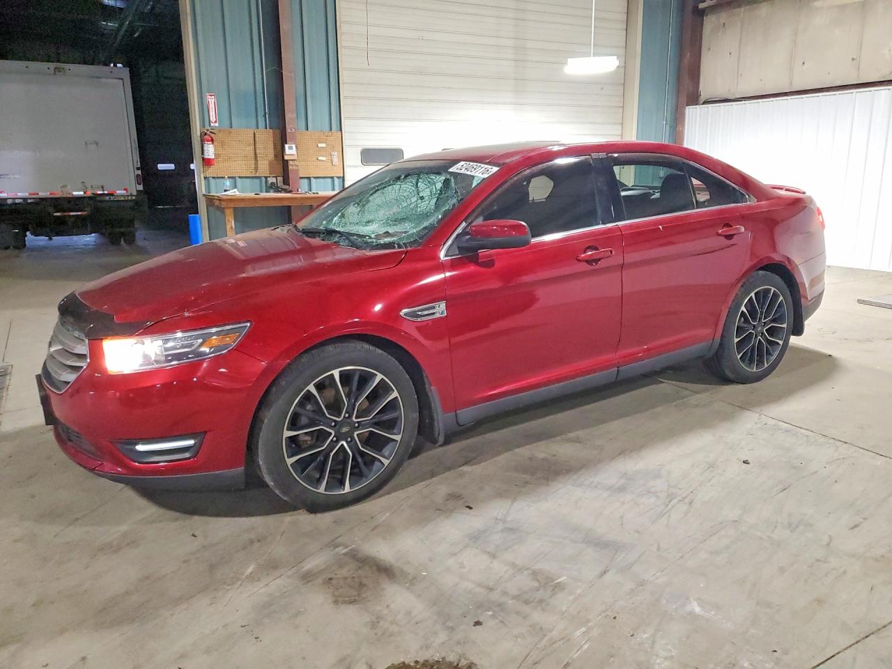 Salvage Ford Taurus Image
