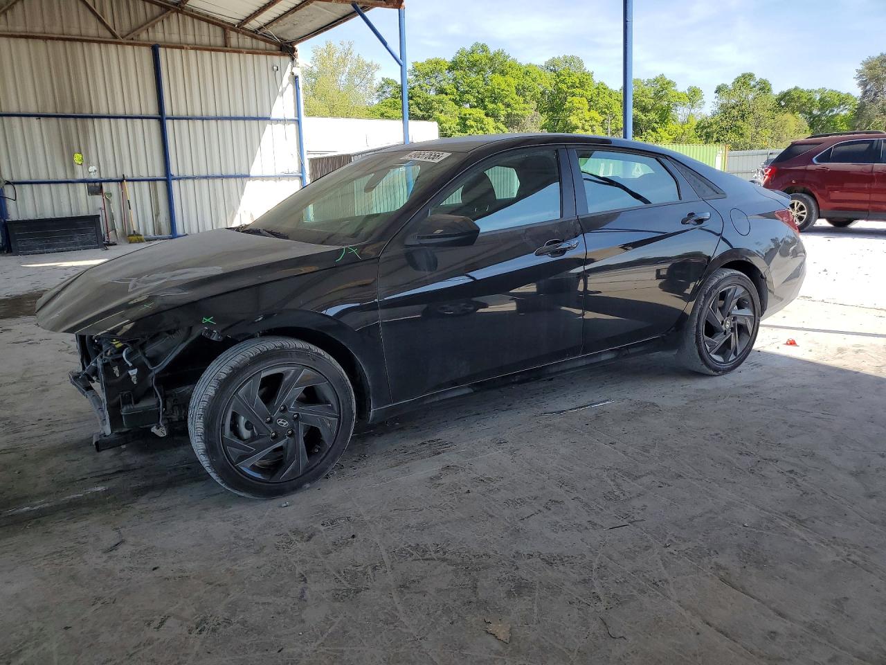 Salvage Hyundai ELANTRA Image