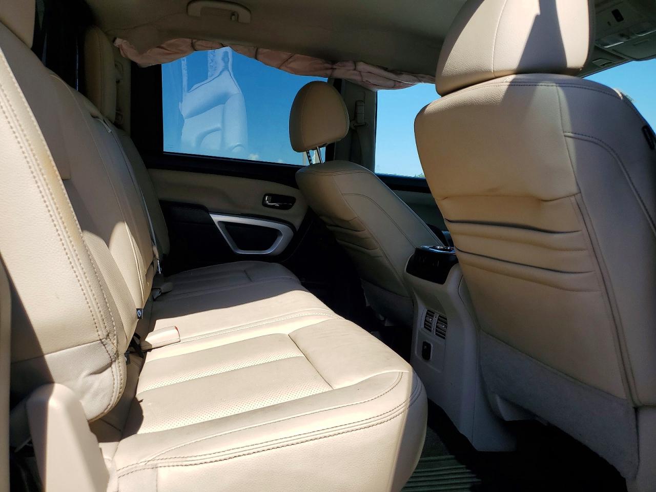 Nissan Titan Sl