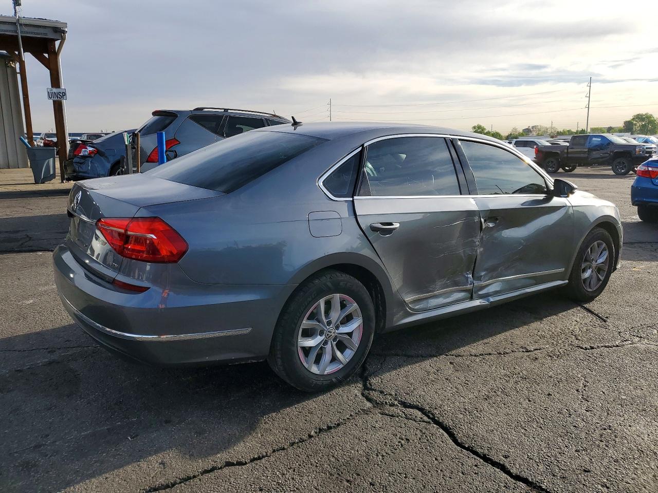 Volkswagen Passat S