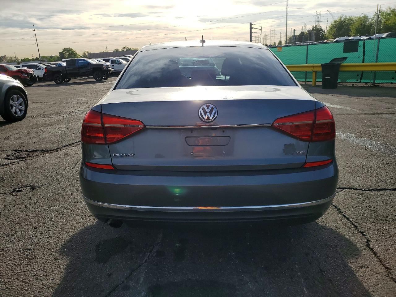 Volkswagen Passat S
