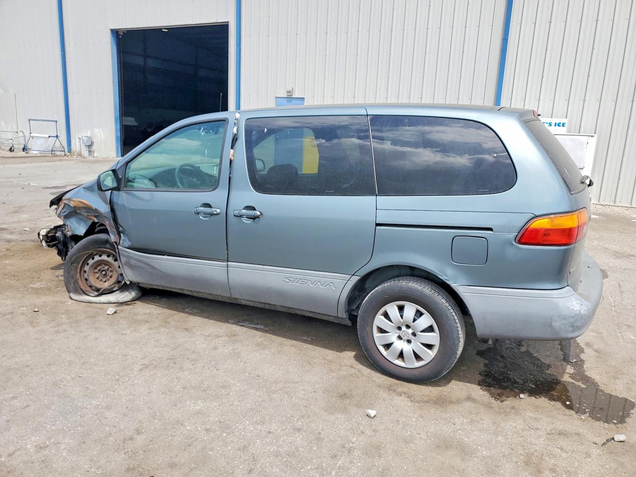 Toyota Sienna Ce