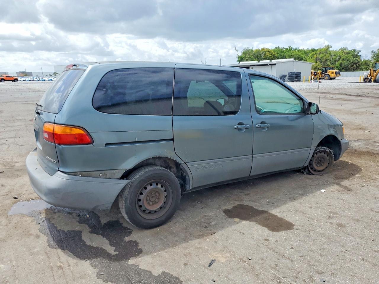 Toyota Sienna Ce