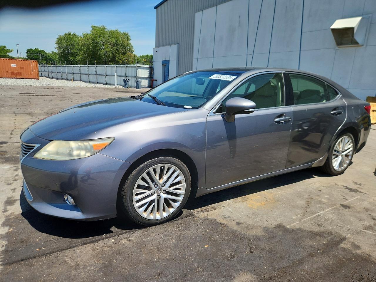 Salvage Lexus Es Image
