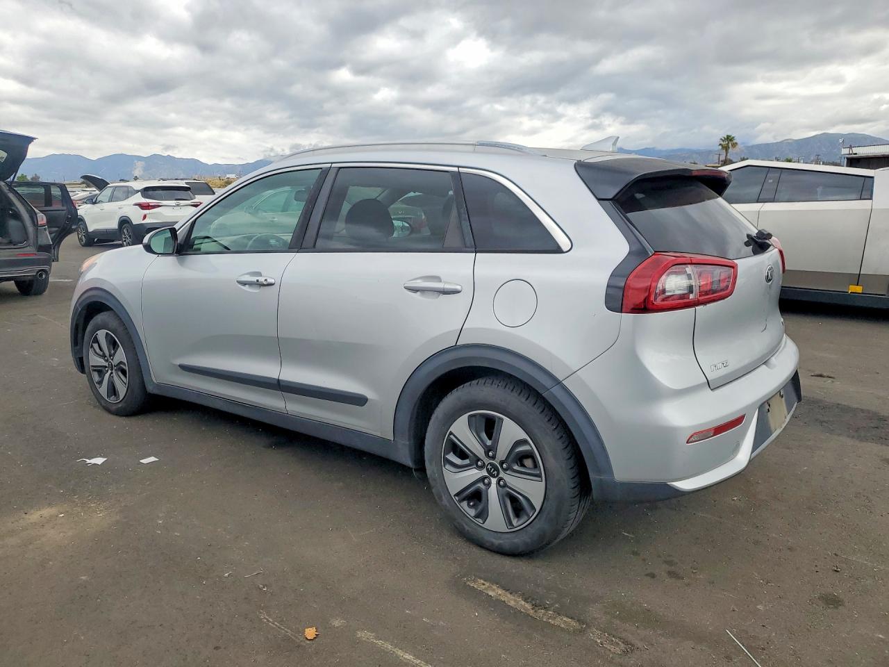 Kia Niro Lx