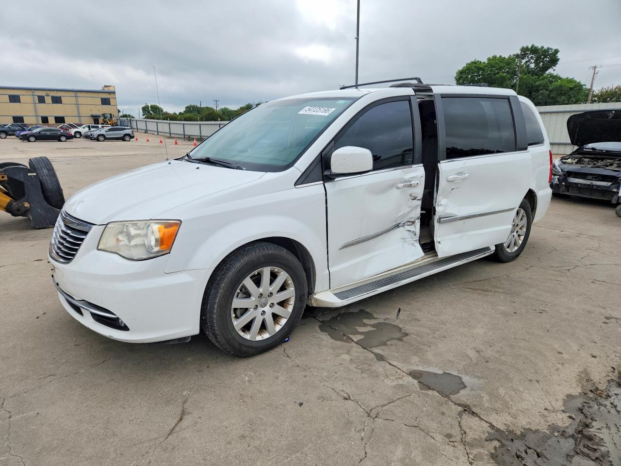 Salvage Chrysler Minivan Image