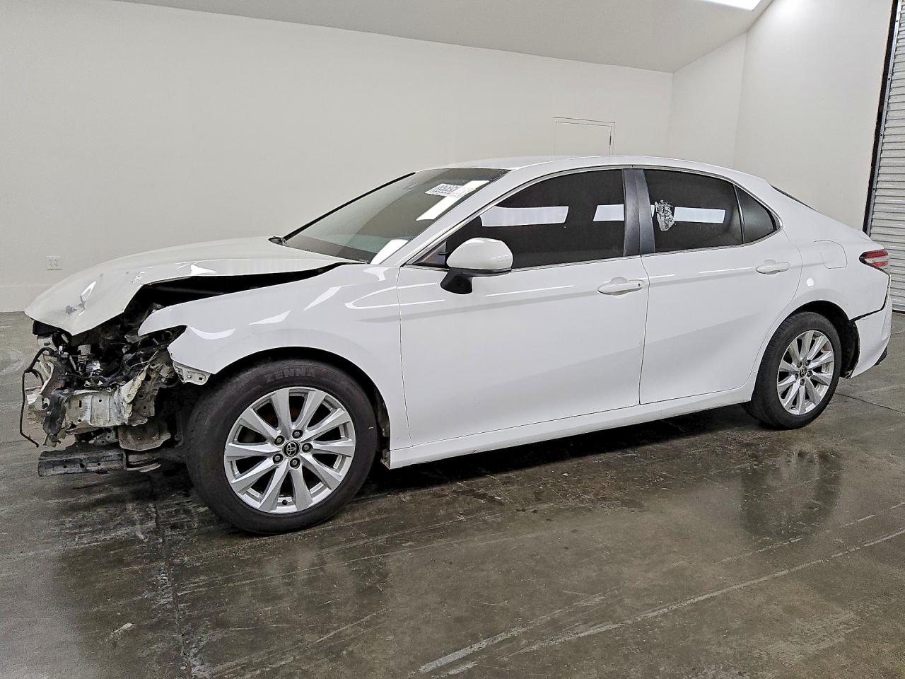 Salvage Toyota Camry Image